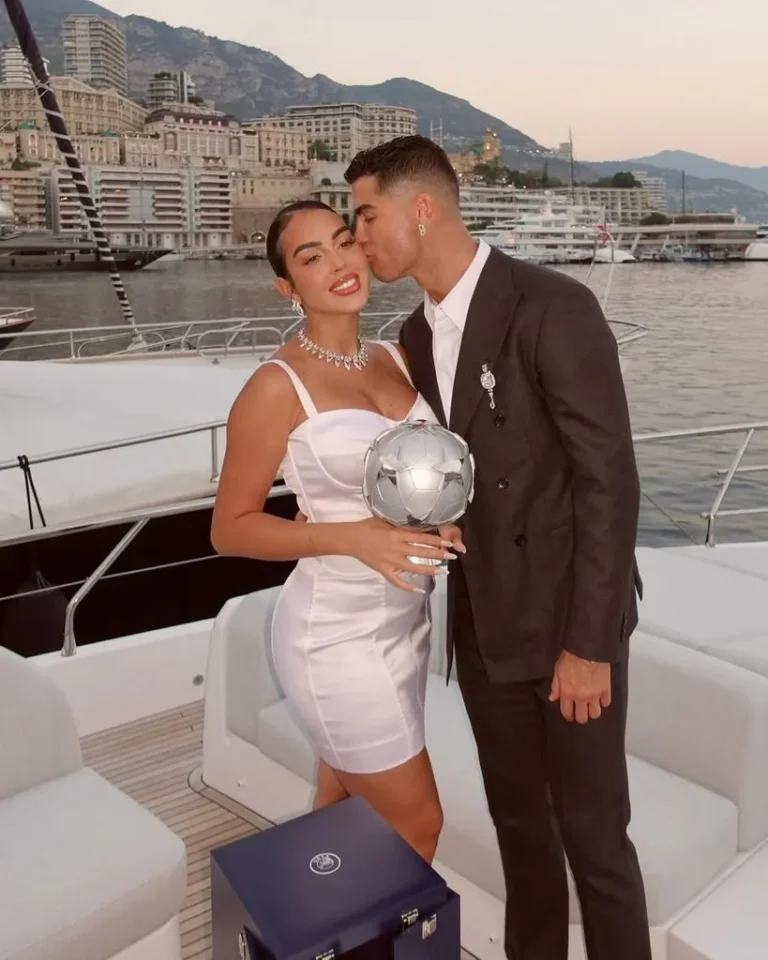 6dcd944c76f2 3b6c1bdf12b4 georgna beso cristiano